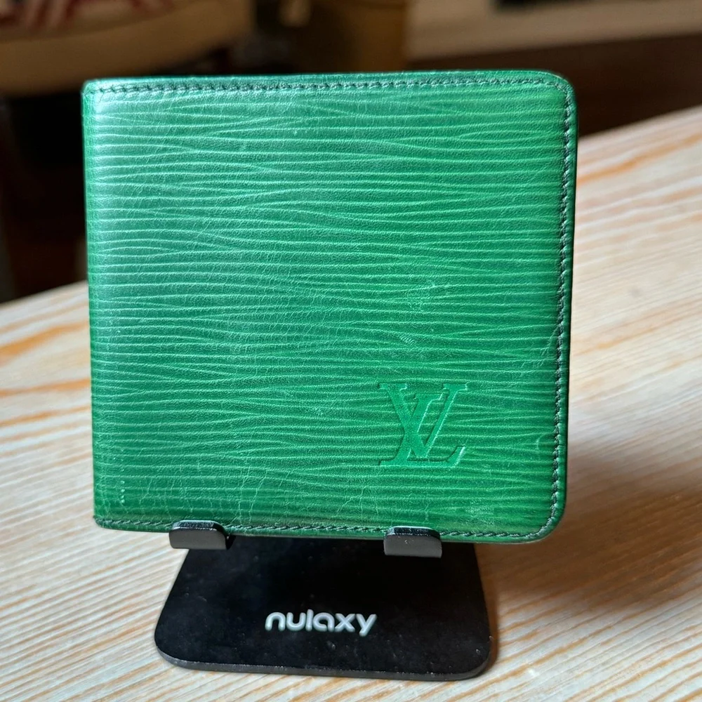 Louis Vuitton Epi Green Wallet - Picture 1 of 14